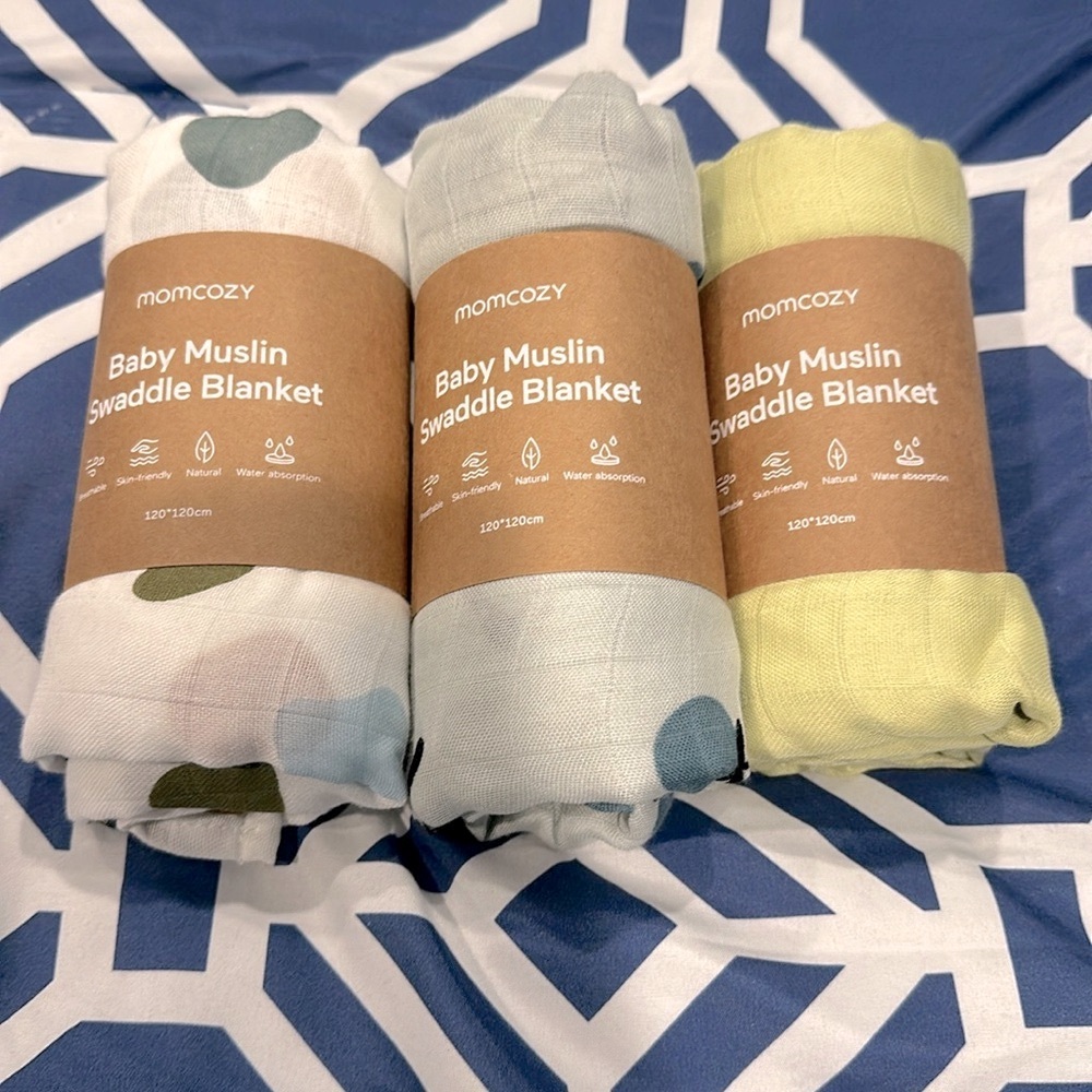 Momcozy Muslin Swaddle Blankets for Baby NWT